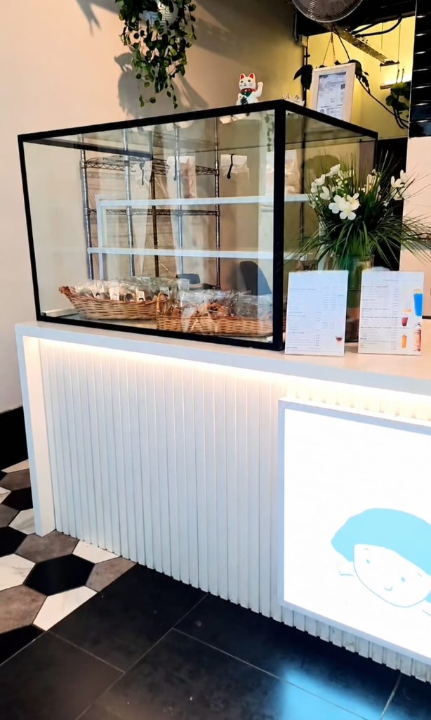 Mobiliario comercial por MAROZ Estudio